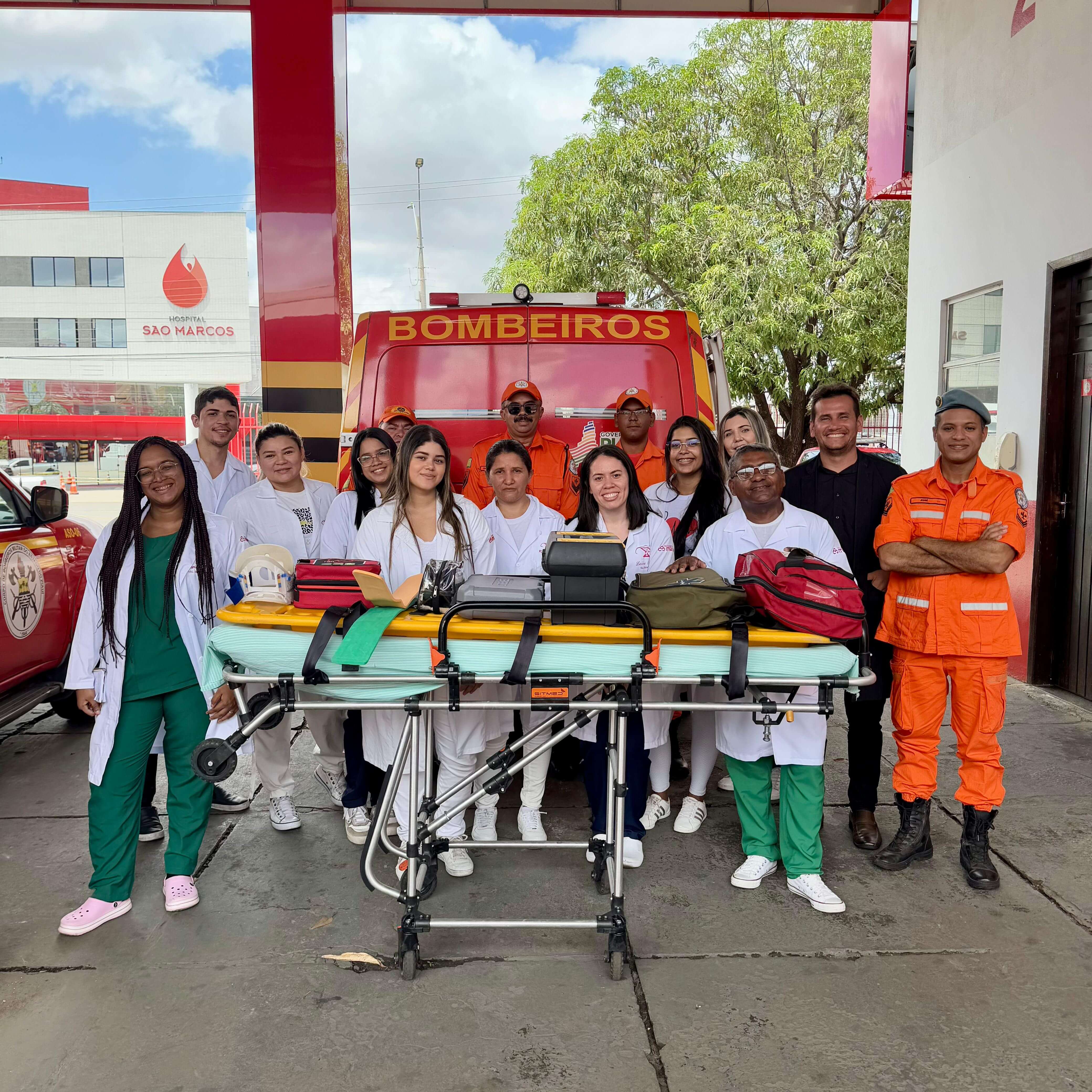 A turma do curso Técnico em Enfermagem da Faculdade de Malta participou de uma visita técnica ao Corpo de Bombeiros, em uma manhã cheia de aprendizado e experiências enriquecedoras. Essa atividade foi uma oportunidade única para os nossos alunos vivenciarem na prática situações de emergência e conhecerem mais sobre a atuação dos bombeiros no suporte à saúde. 

Momentos como esse são fundamentais para a formação dos nossos futuros técnicos de enfermagem, proporcionando conhecimento, troca de experiências e ampliando a visão sobre o trabalho em equipe e o cuidado com a vida.